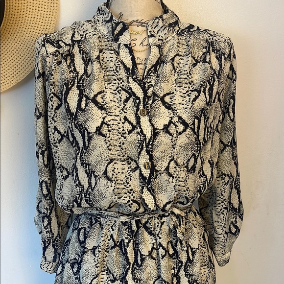 A’GACI | Multicolored Tie Front Ruffled Mini Dress Size Medium - Picture 2 of 8